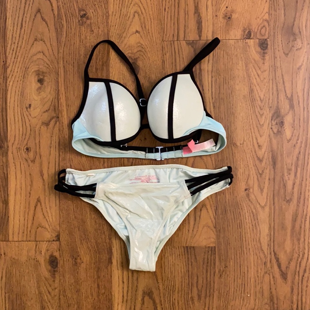 Victoria’s secret bikini set
